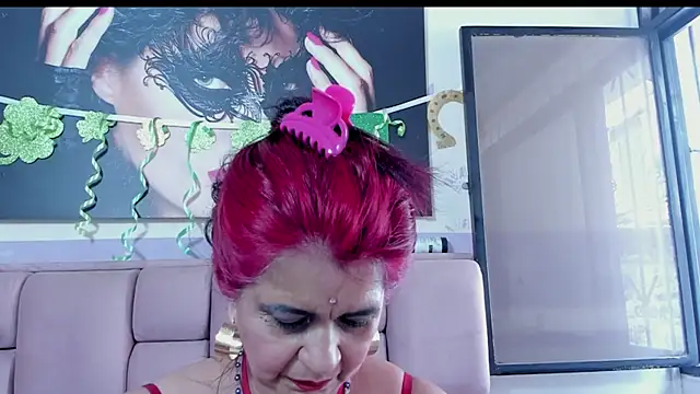 Snapshot of RoxetteMature chatting on 03-21-25, 03:35 RoxetteMature online show from 03-21-25, 03:35