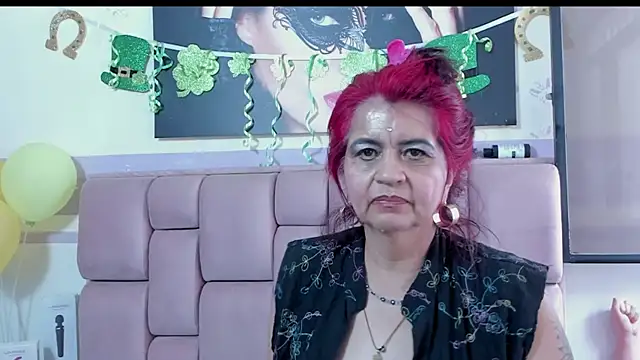 Snapshot of RoxetteMature chatting on 03-21-25, 06:40 RoxetteMature online show from 03-21-25, 06:40