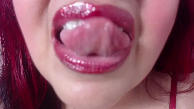 Snapshot of RoxetteMature chatting on 10-15-25, 12:16 RoxetteMature online show from 10-15-25, 12:16