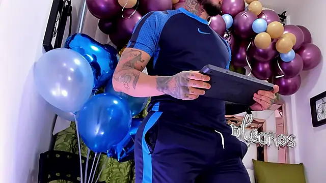 dilan scootk  online show from 02-02-25, 11:19