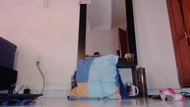 Snapshot of carlajames_ chatting on 10-03-25, 11:29 carlajames online show from 10-03-25, 11:29