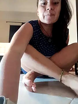 Snapshot of carlajames_ chatting on 10-07-25, 11:46 carlajames online show from 10-07-25, 11:46