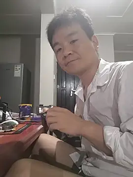 kisstoyousoon2024 online show from 11-06-25, 10:21