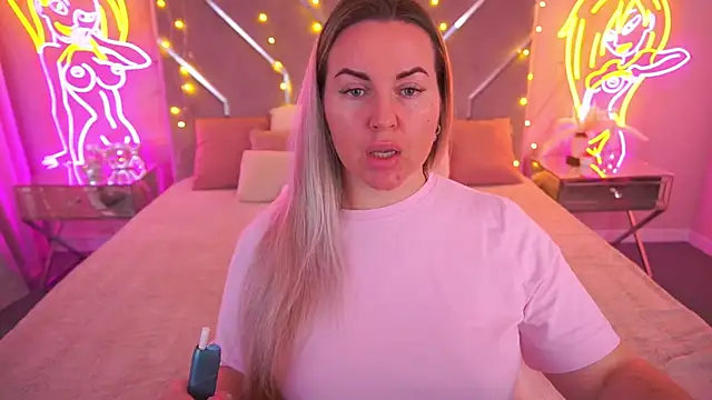 KiraCandyS online show from 05-09-26, 07:08
