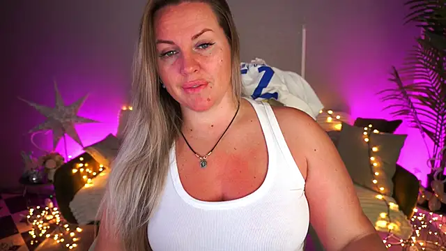 KiraCandyS online show from 06-04-26, 08:04