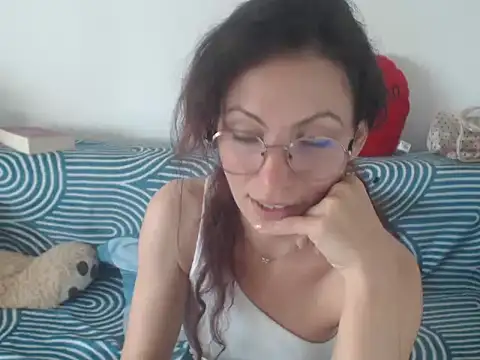 Emmatoo online show from 05-11-26, 04:04