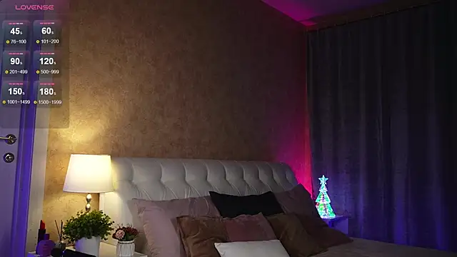 Amely Young online show from 12-21-24, 05:36