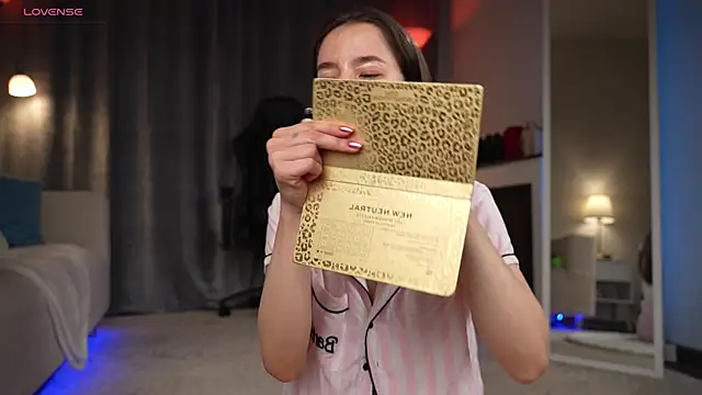 Amely Young online show from 10-10-25, 12:42