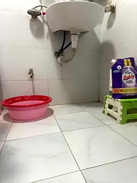 Snapshot of -SingleMom- chatting on 09-18-25, 04:25 -SingleMom- online show from 09-18-25, 04:25