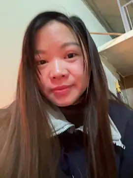 Snapshot of Hellen_111 chatting on 01-18-25, 02:33 Hellen 111 online show from 01-18-25, 02:33