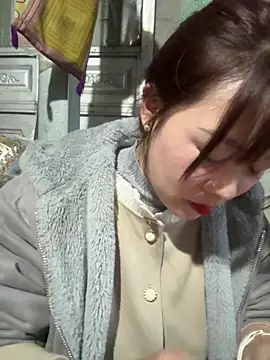 Snapshot of Hellen_111 chatting on 02-19-25, 10:34 Hellen 111 online show from 02-19-25, 10:34