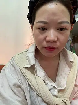 Snapshot of Hellen_111 chatting on 03-15-25, 03:18 Hellen 111 online show from 03-15-25, 03:18