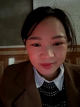 Snapshot of Hellen_111 chatting on 11-22-25, 05:06 Hellen 111 online show from 11-22-25, 05:06