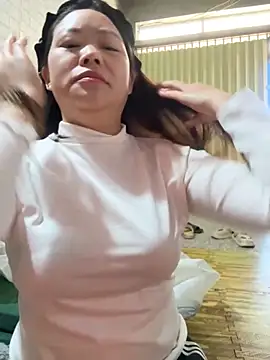 Snapshot of Hellen_111 chatting on 11-28-25, 03:42 Hellen 111 online show from 11-28-25, 03:42