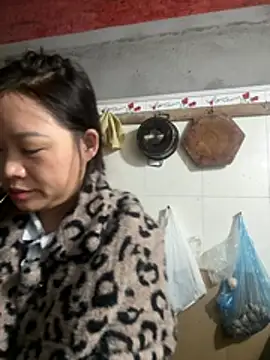 Snapshot of Hellen_111 chatting on 03-04-26, 10:10 Hellen 111 online show from 03-04-26, 10:10