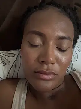 Snapshot of KyaraMiller chatting on 04-16-26, 04:02 KyaraMiller online show from 04-16-26, 04:02