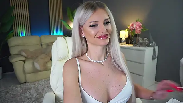 SweetBlondy35 online show from 02-19-26, 06:48