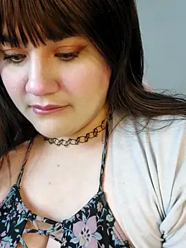 ItsNaiixa online show from 10-24-25, 12:41