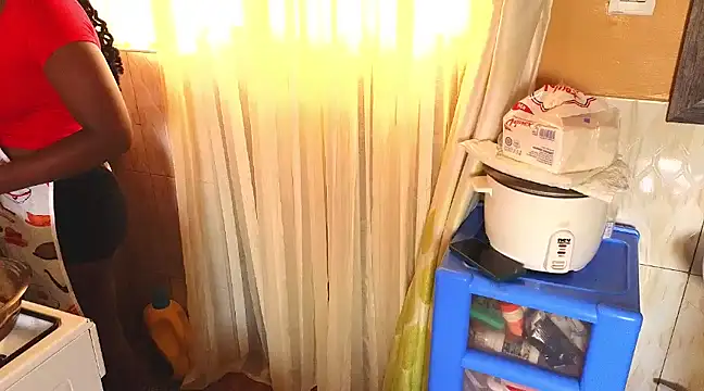 Snapshot of WyvaxxNikkie chatting on 03-08-25, 12:52 WyvaxxNikkie online show from 03-08-25, 12:52