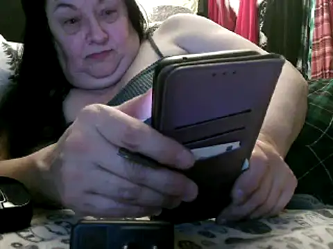 WHITEDAROSE online show from 03-18-25, 04:15