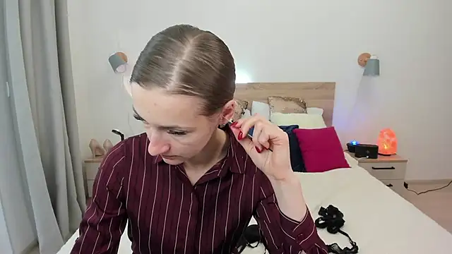 KateRedgar online show from 10-09-25, 11:08