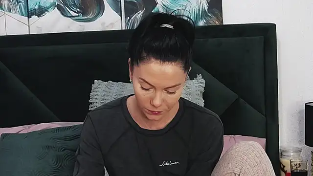 tanyagrey online show from 12-29-24, 08:00