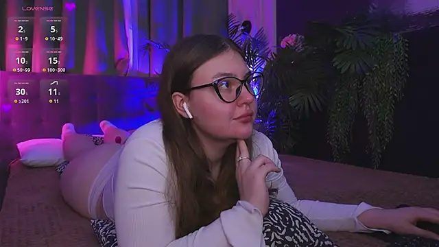 Mia  Peach online show from 12-05-24, 10:12