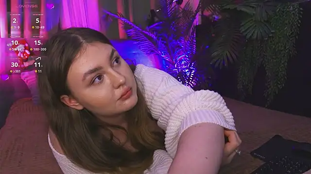 Mia  Peach online show from 12-10-24, 09:43