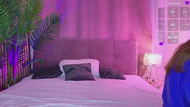 Mia  Peach online show from 01-18-25, 09:34