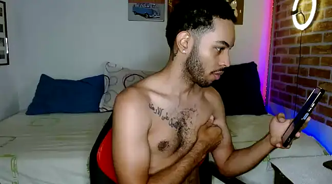 Snapshot of colinbrown chatting on 02-06-25, 11:43 colinbrown online show from 02-06-25, 11:43
