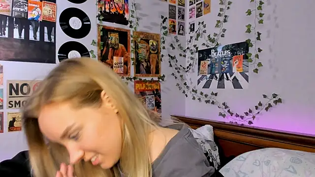 Snapshot of AliciaParkerf chatting on 12-13-24, 03:27 AliciaParkerf online show from 12-13-24, 03:27
