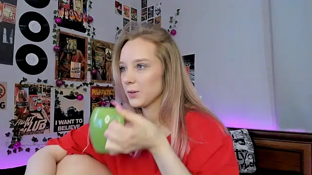 Snapshot of AliciaParkerf chatting on 01-09-25, 12:35 AliciaParkerf online show from 01-09-25, 12:35