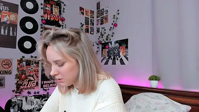 Snapshot of AliciaParkerf chatting on 01-22-25, 02:26 AliciaParkerf online show from 01-22-25, 02:26