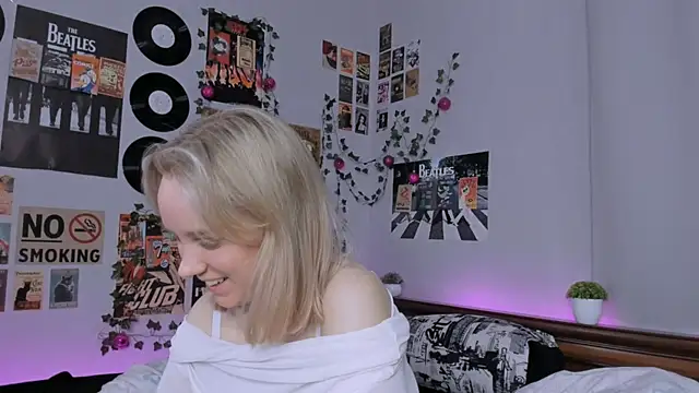Snapshot of AliciaParkerf chatting on 01-25-25, 08:42 AliciaParkerf online show from 01-25-25, 08:42