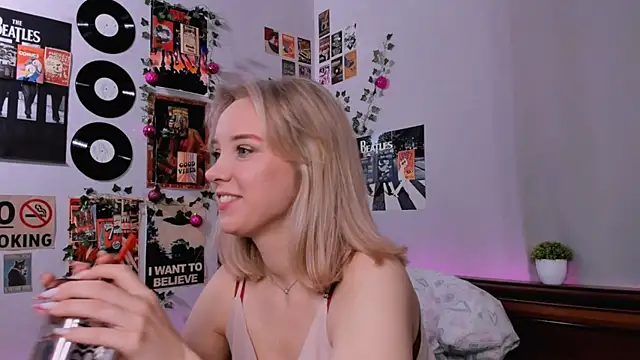 Snapshot of AliciaParkerf chatting on 02-01-25, 11:48 AliciaParkerf online show from 02-01-25, 11:48