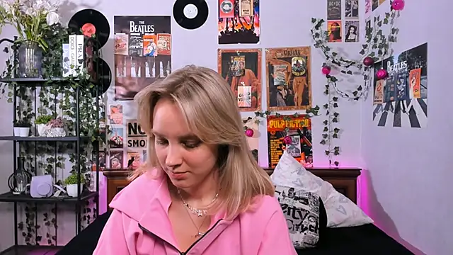 Snapshot of AliciaParkerf chatting on 03-02-25, 09:01 AliciaParkerf online show from 03-02-25, 09:01