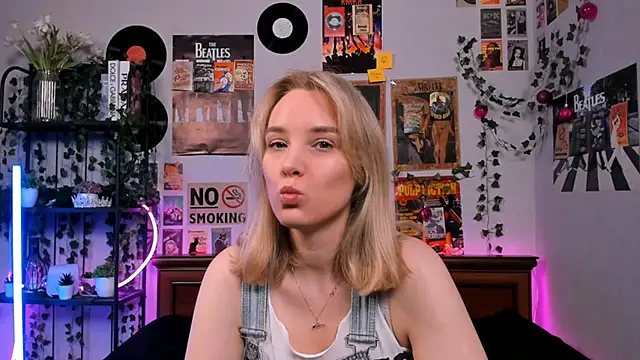 Snapshot of AliciaParkerf chatting on 03-09-25, 08:42 AliciaParkerf online show from 03-09-25, 08:42