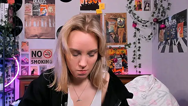 Snapshot of AliciaParkerf chatting on 03-10-25, 03:12 AliciaParkerf online show from 03-10-25, 03:12