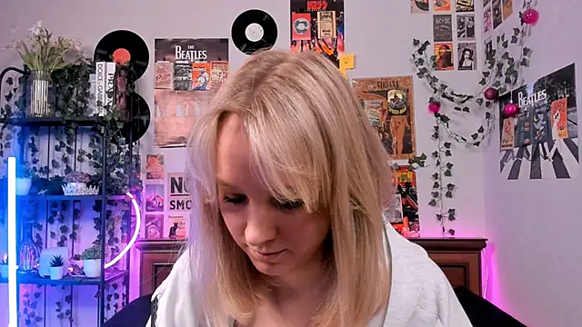 Snapshot of AliciaParkerf chatting on 03-10-25, 11:38 AliciaParkerf online show from 03-10-25, 11:38