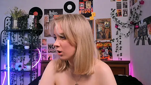 Snapshot of AliciaParkerf chatting on 03-13-25, 11:27 AliciaParkerf online show from 03-13-25, 11:27