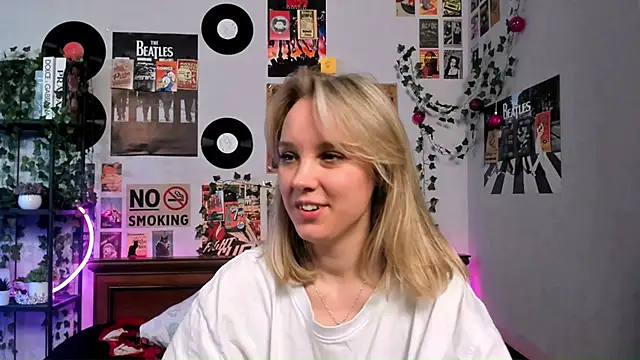 Snapshot of AliciaParkerf chatting on 03-17-25, 12:19 AliciaParkerf online show from 03-17-25, 12:19