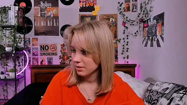 Snapshot of AliciaParkerf chatting on 03-22-25, 12:06 AliciaParkerf online show from 03-22-25, 12:06