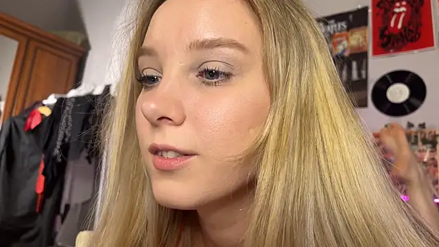 Snapshot of AliciaParkerf chatting on 09-10-25, 09:26 AliciaParkerf online show from 09-10-25, 09:26