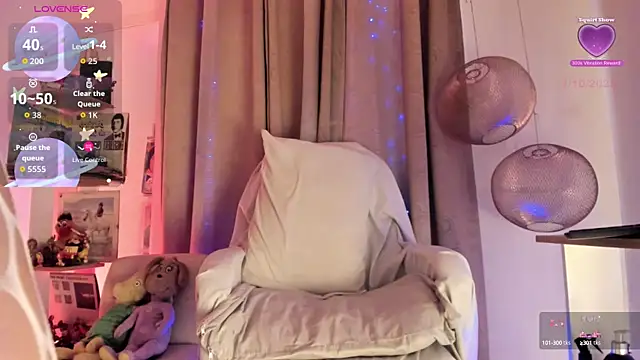 Snapshot of BarbieVenus chatting on 10-01-25, 08:37 BarbieVenus online show from 10-01-25, 08:37