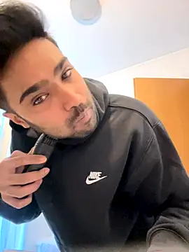 Snapshot of blackboy93ita chatting on 11-05-25, 08:03 blackboy93ita online show from 11-05-25, 08:03