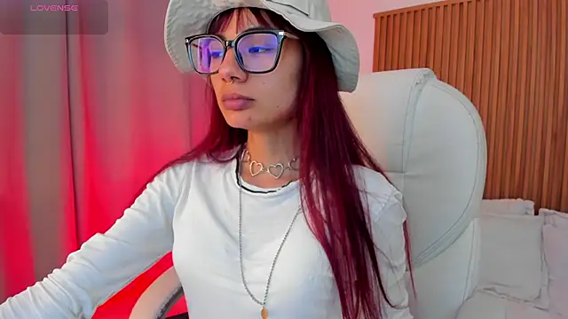 Snapshot of sophiecherry_ chatting on 11-12-25, 02:23 sophiecherry online show from 11-12-25, 02:23