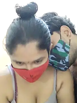 Snapshot of IND_COUPLE1 chatting on 12-22-24, 01:00 IND COUPLE1 online show from 12-22-24, 01:00