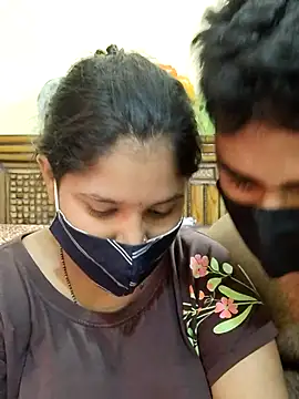 Snapshot of IND_COUPLE1 chatting on 02-16-25, 06:10 IND COUPLE1 online show from 02-16-25, 06:10