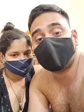 Snapshot of IND_COUPLE1 chatting on 02-20-25, 09:11 IND COUPLE1 online show from 02-20-25, 09:11