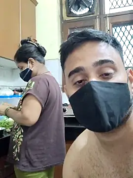 Snapshot of IND_COUPLE1 chatting on 02-22-25, 08:40 IND COUPLE1 online show from 02-22-25, 08:40